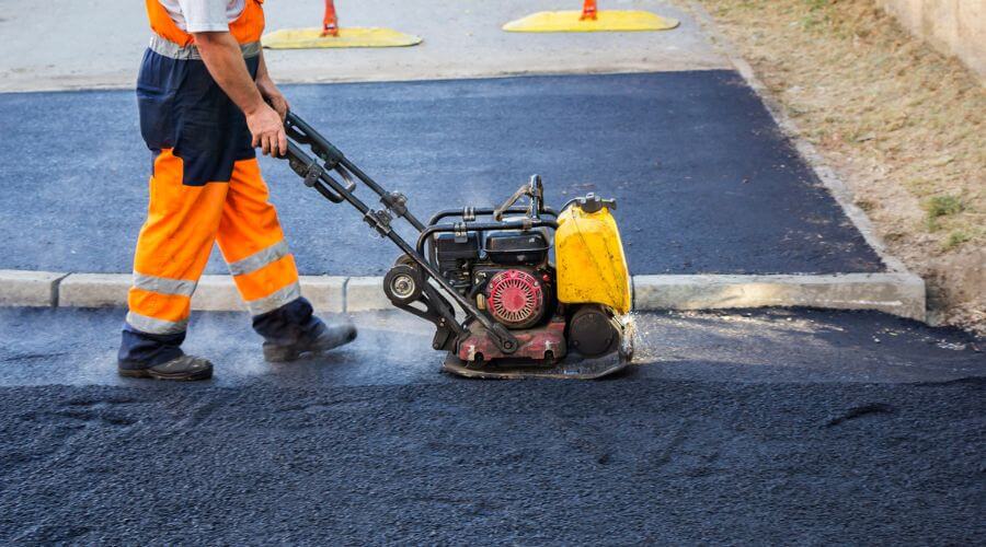 Professional gutter cleaning in Hiko, NV